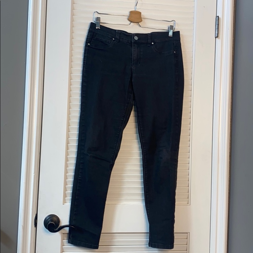 WHBM -White House Black Market M